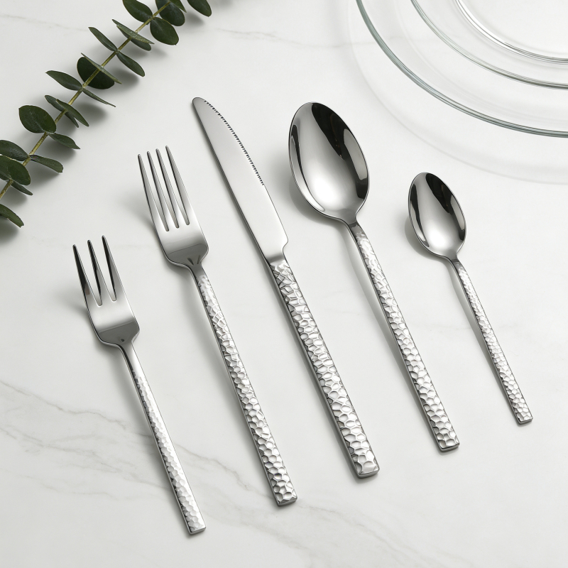 Set tacâmuri din oțel inoxidabil cu textură ciocănată, cuțit pentru steak, furculițe, linguri și lingură de cafea, stil nordic, calitate premium