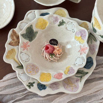 Set retro din ceramică lucrat manual, cu culoare sub glazură: bol pentru orez, cană pentru mic dejun, farfurie de desert și bol pentru salată