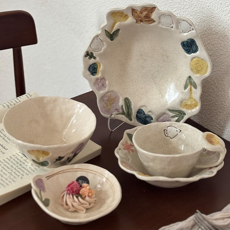 Set retro din ceramică lucrat manual, cu culoare sub glazură: bol pentru orez, cană pentru mic dejun, farfurie de desert și bol pentru salată