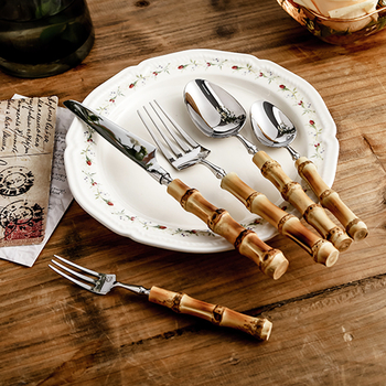 Set de tacâmuri occidentale din oțel inoxidabil 304, 5 piese: cuțit pentru steak, furculiță, lingură, linguriță și furculiță de desert — design inspirat de bambus