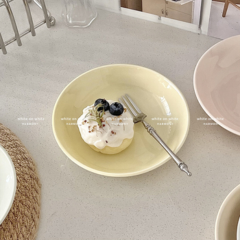 Farfurie de desert din porțelan crem, rotundă, diametru 14–14,9 cm, pentru fructe și deserturi, stil modern minimalist