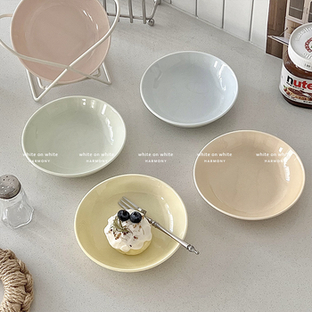 Farfurie de desert din porțelan crem, rotundă, diametru 14–14,9 cm, pentru fructe și deserturi, stil modern minimalist