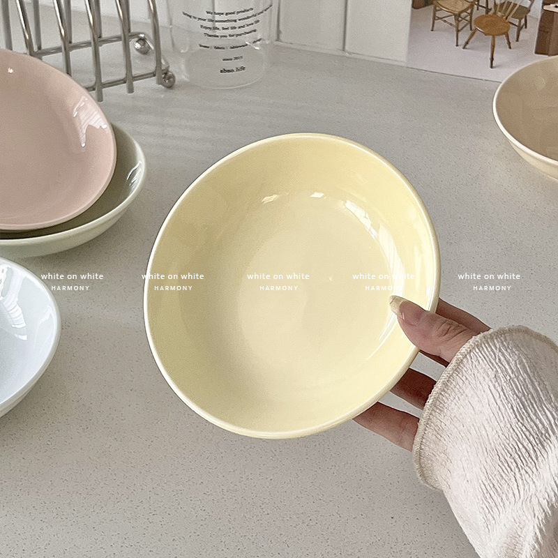 Farfurie de desert din porțelan crem, rotundă, diametru 14–14,9 cm, pentru fructe și deserturi, stil modern minimalist