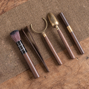 Set ceremonial de ceai din lemn de santal negru, șase piese: ac de ceai, clește pentru ceai, lingură de ceai, ceașcă, furculiță pentru ceai, perie, accesorii pentru ceai și instrument de deschidere Pu’er