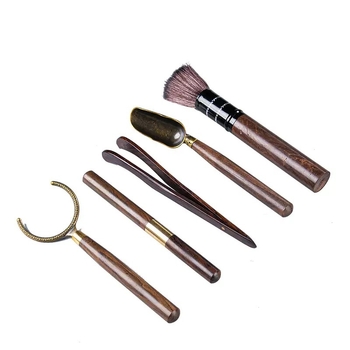 Set ceremonial de ceai din lemn de santal negru, șase piese: ac de ceai, clește pentru ceai, lingură de ceai, ceașcă, furculiță pentru ceai, perie, accesorii pentru ceai și instrument de deschidere Pu’er