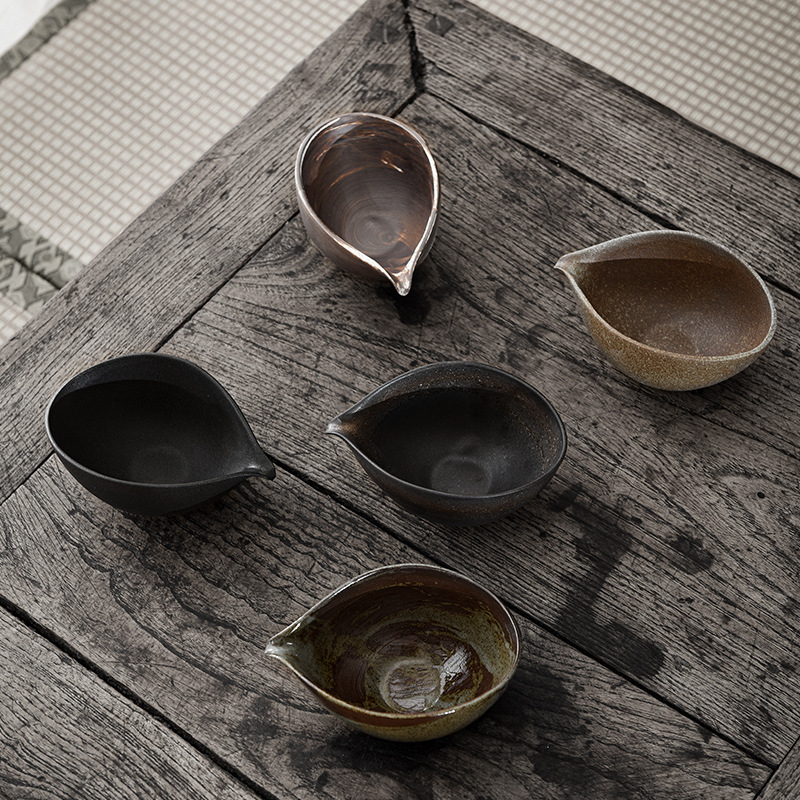 Set Kung Fu de ceai cu ceașcă Gongdao din ceramică glazurată antic, separator de ceai lucrat manual și ceașcă în stil cioc de pasăre, inspirat de design japonez