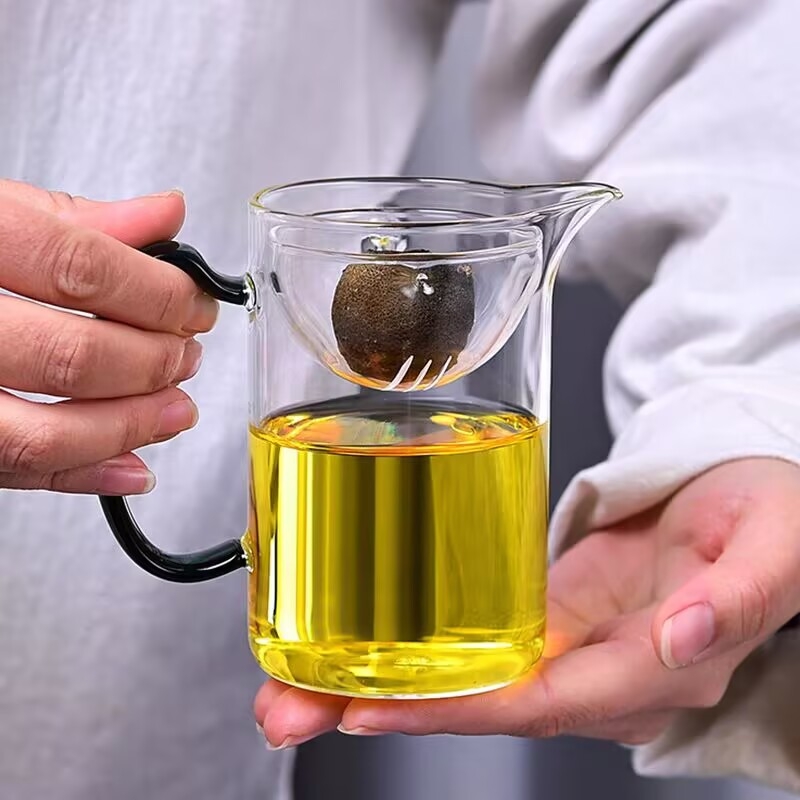 Set Xiaoyao pentru ceai: ceașcă de ceai din sticlă cu mâner lateral, separator ceai-apă și filtru cu mâner din lemn