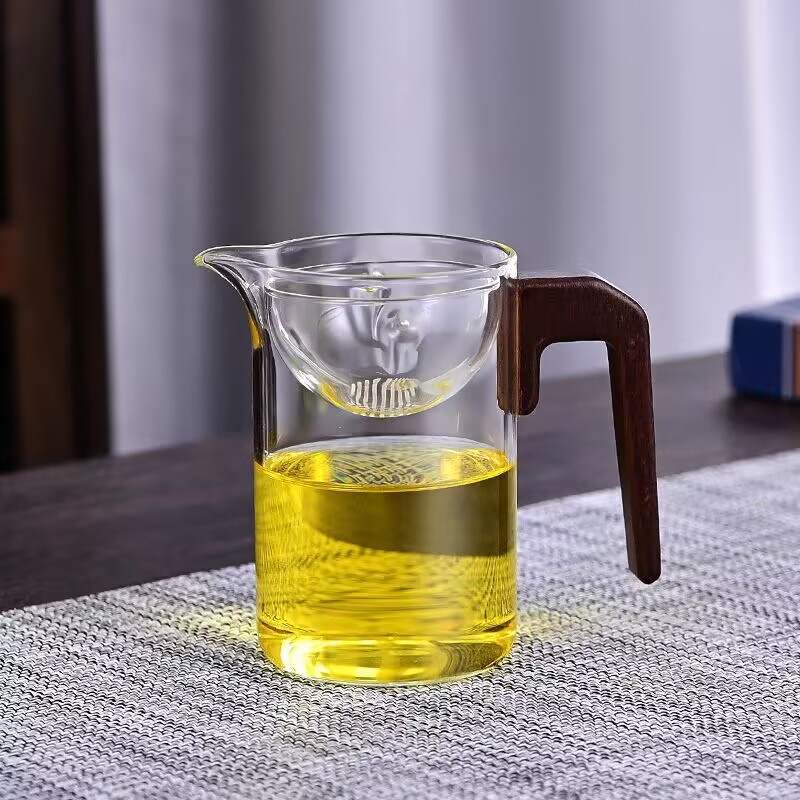 Set Xiaoyao pentru ceai: ceașcă de ceai din sticlă cu mâner lateral, separator ceai-apă și filtru cu mâner din lemn