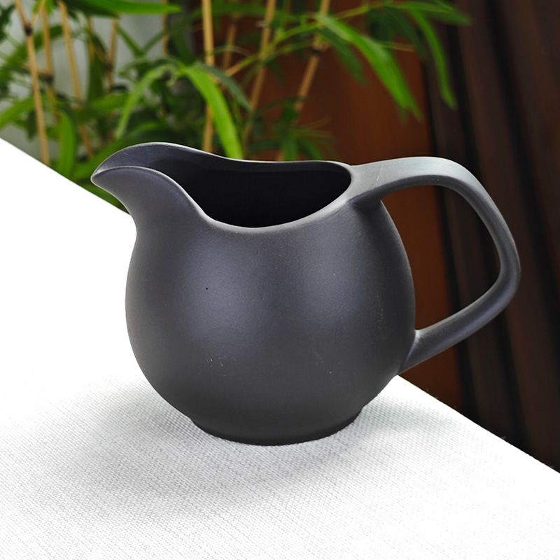 Set Gongfu de ceai din argilă mov cu ceașcă de echilibru, tavă de ceai și divizor de ceai