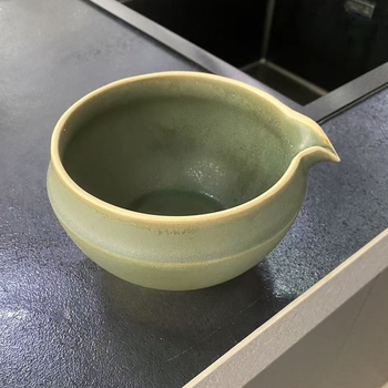 Set japonez de bol ceramic pentru matcha, cu tel de bambus pentru amestecat și perie de bambus – ceremonie a ceaiului