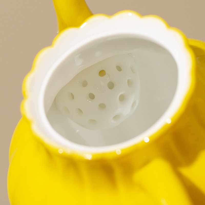 Ceainic ceramic pictat manual cu flori de rapiță, subglazură color, filtrul sferă, set Kung Fu ceai
