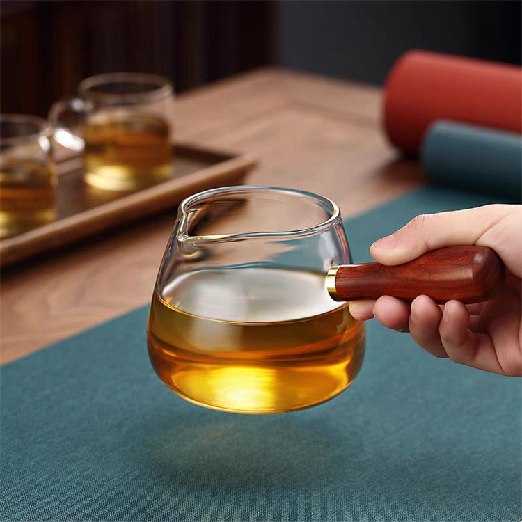 Set de ceai din sticlă borosilicat transparentă, cu mâner din lemn pe lateral, cană de distribuție a ceaiului, motif: floare de prun, orhidee, bambus, crizantemă și lotus