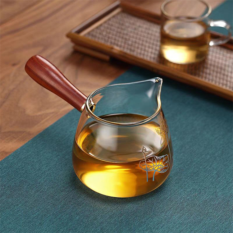 Set de ceai din sticlă borosilicat transparentă, cu mâner din lemn pe lateral, cană de distribuție a ceaiului, motif: floare de prun, orhidee, bambus, crizantemă și lotus
