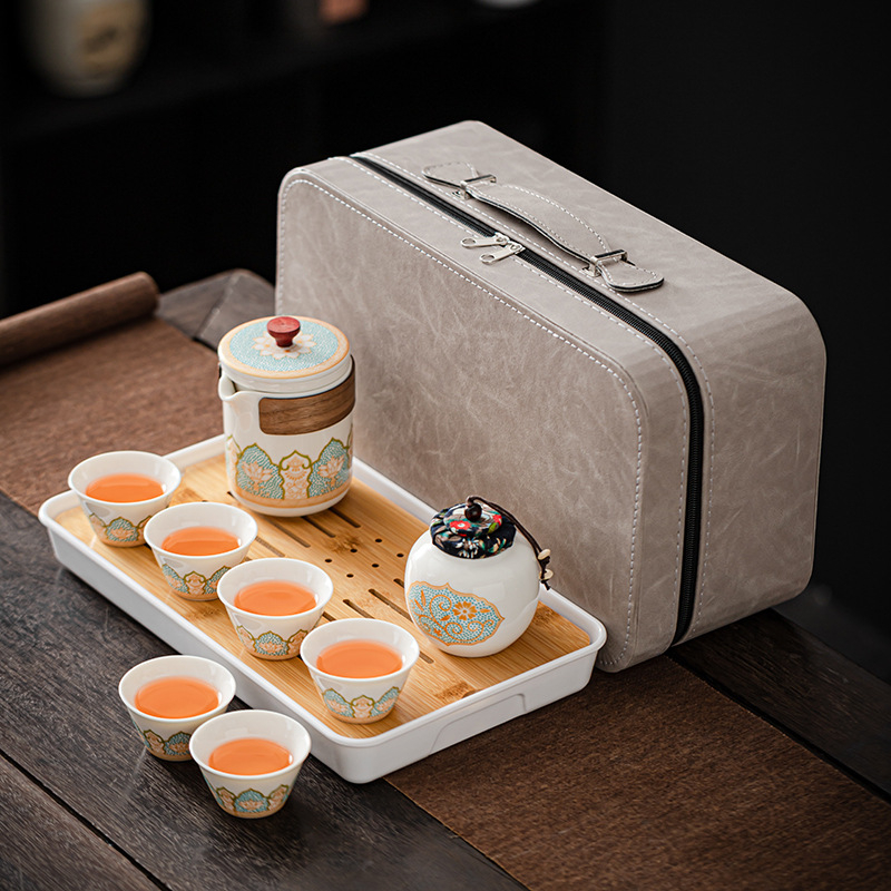 Set de ceai portabil din ceramică cu tavă din bambus, cutie cadou, finisaj glazurat, include ceainic, cești și accesorii – personalizabil pentru 6 persoane