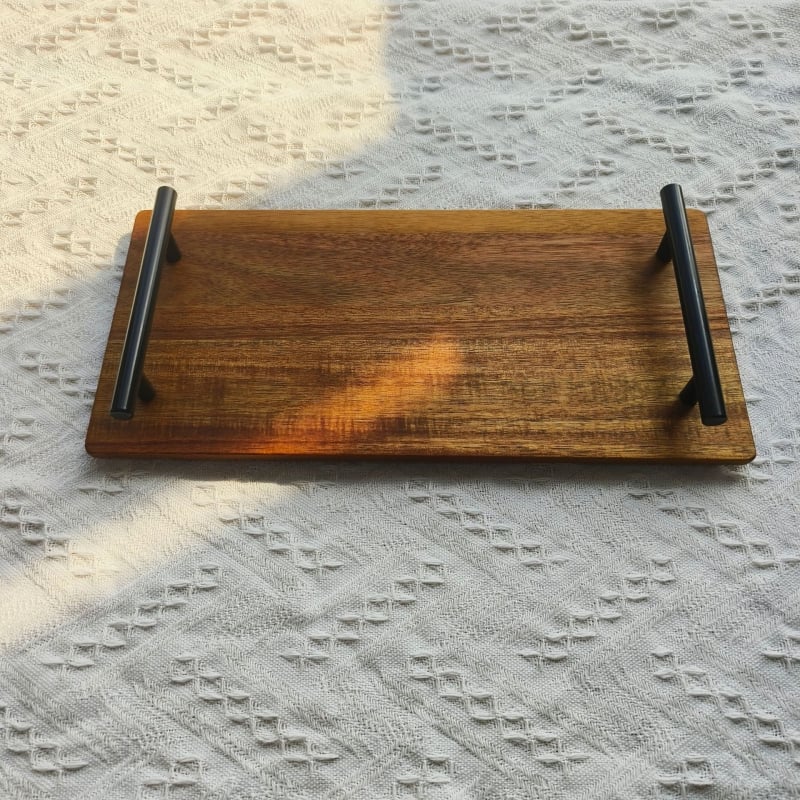 Tavă din lemn de acacia cu mâner metalic – tavă de servire minimalistă pentru restaurant, hotel, sushi, cină, deserturi și ceai de după-amiază
