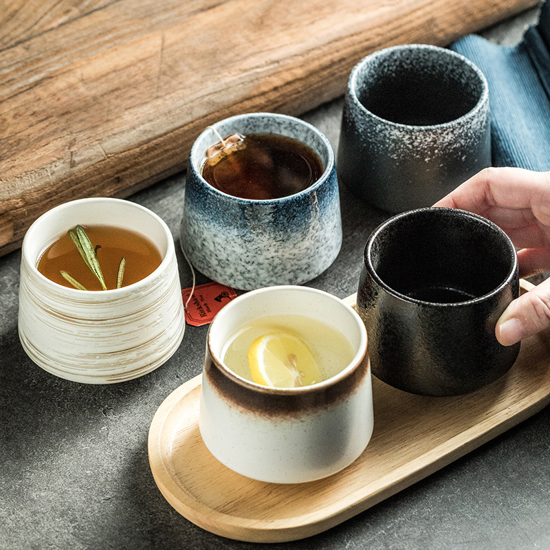Ceașcă ceramică în stil japonez: simplă, creativă, vintage, pentru ceai, apă, matcha și cafea; pentru uz casnic și cafenea.