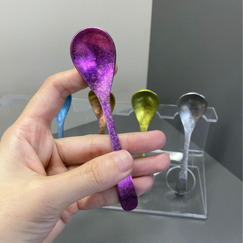 Lingură din titan pur, cu finisaj cristalin și motiv Ice Flower colorat - potrivită pentru cafea, ceai, amestecare, hrănire a bebelușilor și condimente
