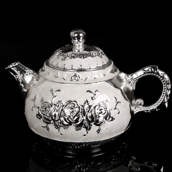 Set Kung Fu de ceai din aliaj de zinc, compact și gravuri elegante; ceașcă de ceai roză și pahar de vin cu tavă, într-o cutie cadou