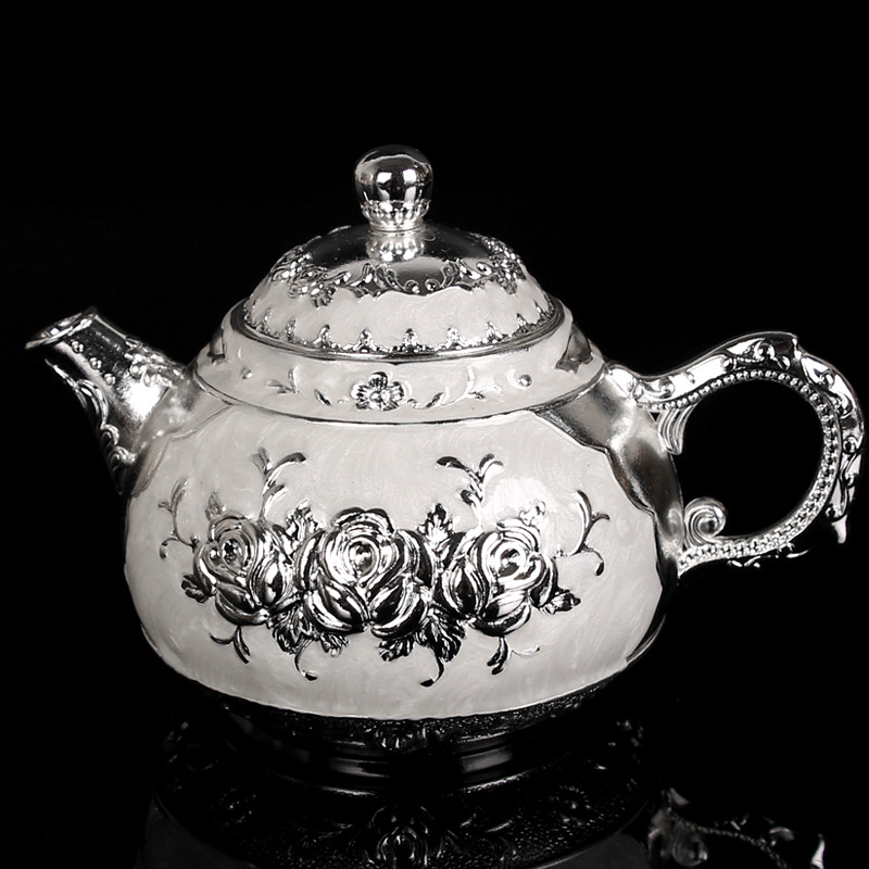 Set Kung Fu de ceai din aliaj de zinc, compact și gravuri elegante; ceașcă de ceai roză și pahar de vin cu tavă, într-o cutie cadou