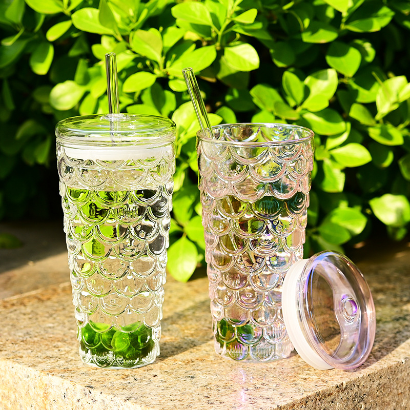 Pahar din sticlă borosilicat cu capac și pai, rezistent la temperaturi înalte, capacitate mare, model colorat cu solzi de pește