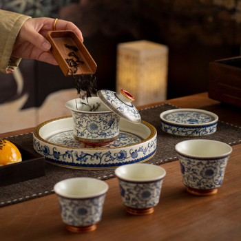 Kék-fehér porcelán fedeles teáscsésze, hőálló, prémium teás készlet