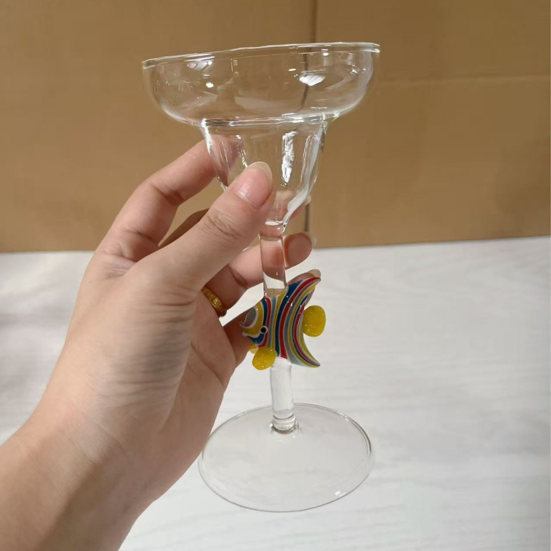 Pahar de vin în formă de fluture, din sticlă borosilicat colorată, rezistent la temperaturi înalte, pentru uz casnic, 201–300 ml, imprimare logo disponibil