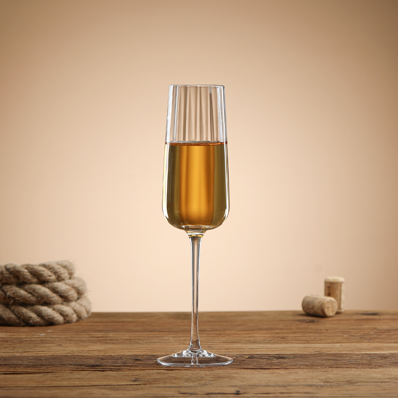 Pahar de vin transparent din cristal cu fețe verticale, potrivit pentru vin roșu, șampanie și coniac, capacitate 301–400 ml