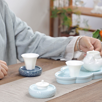Set ceramic capac de ceainic și suporturi pentru cești cu design relief chinezesc retro pentru ceremonia ceaiului, suport izolant termic