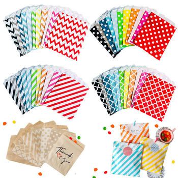 Set de pungi din hârtie Kraft 13×18 cm, cu modele trifoi cu patru foi, buline și valuri, pentru ambalare cadouri, fursecuri și bomboane; 20 de bucăți pe pachet, 4 modele, câte 5 bucăți fiecare