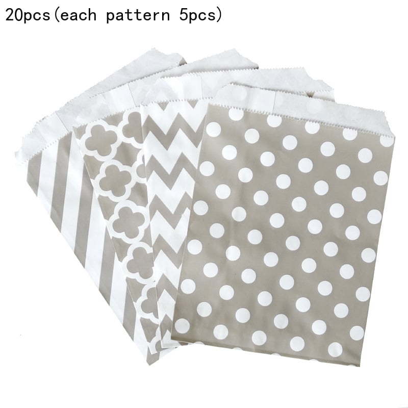 Set de pungi din hârtie Kraft 13×18 cm, cu modele trifoi cu patru foi, buline și valuri, pentru ambalare cadouri, fursecuri și bomboane; 20 de bucăți pe pachet, 4 modele, câte 5 bucăți fiecare