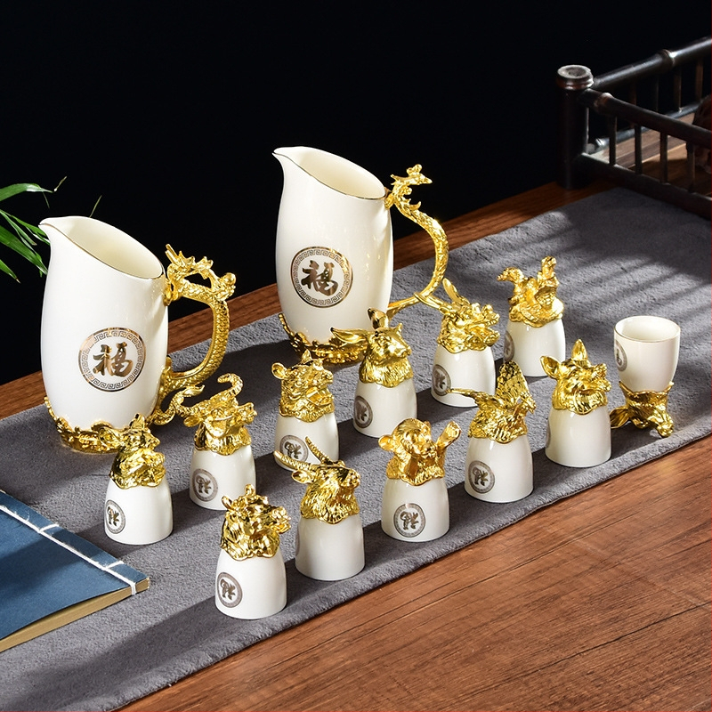 Dragon și Fenix: set ceramic pentru vin cu două decantoare și pahare, douăsprezece semne ale zodiacului, cutie cadou, cultură zodiacală