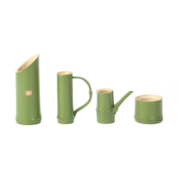 Set japonez pentru sake: pahare și cană de sake, cu design din bambus