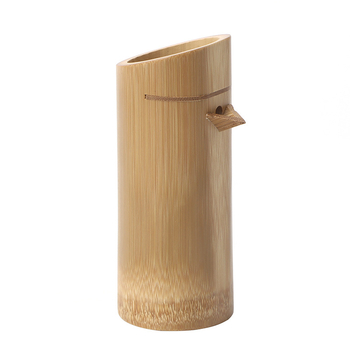Set japonez pentru sake: pahare și cană de sake, cu design din bambus