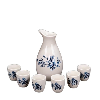 Set ceramic de vin japonez în stil retro, cu o oală și patru cești, cești de sake și un dozator de vin – cu logo