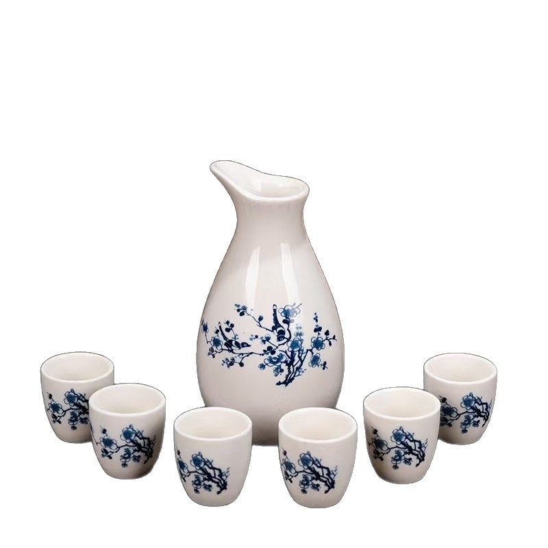 Set ceramic de vin japonez în stil retro, cu o oală și patru cești, cești de sake și un dozator de vin – cu logo