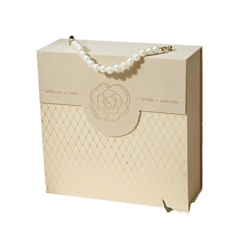 Cutie cadou de nuntă cu finisaj perlat, temă camelia, cutie cadou pentru domnișoare de onoare, pătrată 21×21×8.5 cm, material flanel