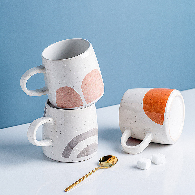 Set de căni ceramice cu capac și linguriță, cadou creativ
