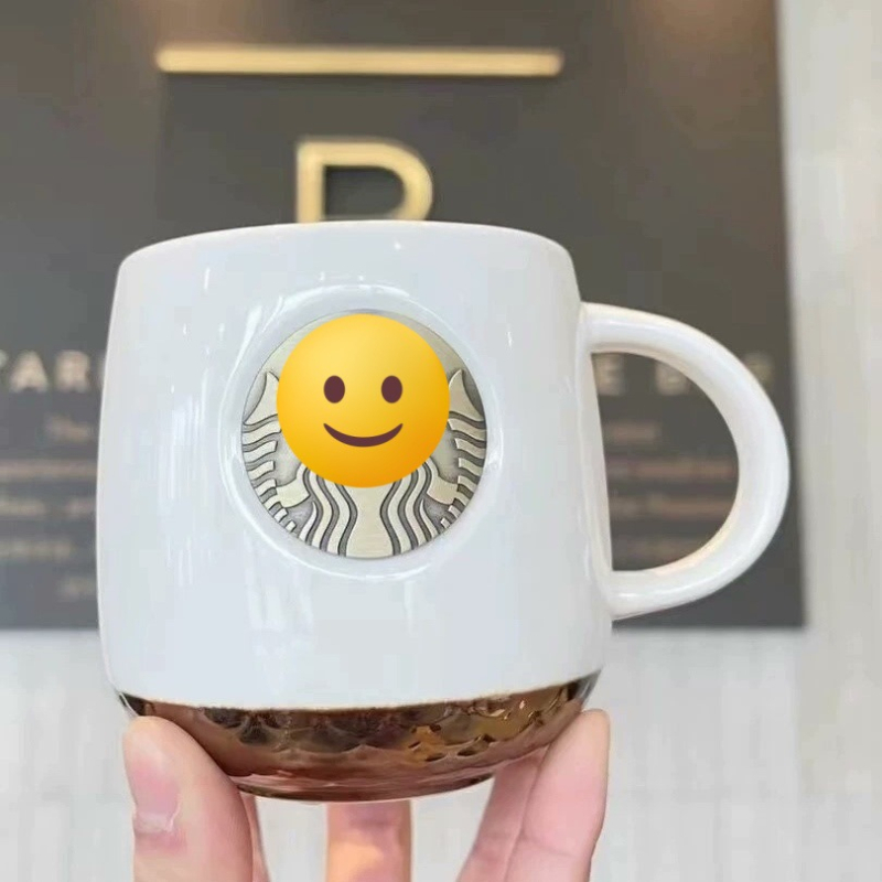 Ceașcă de cafea din porțelan cu emblemă din cupru în model de solzi de pește, design premium