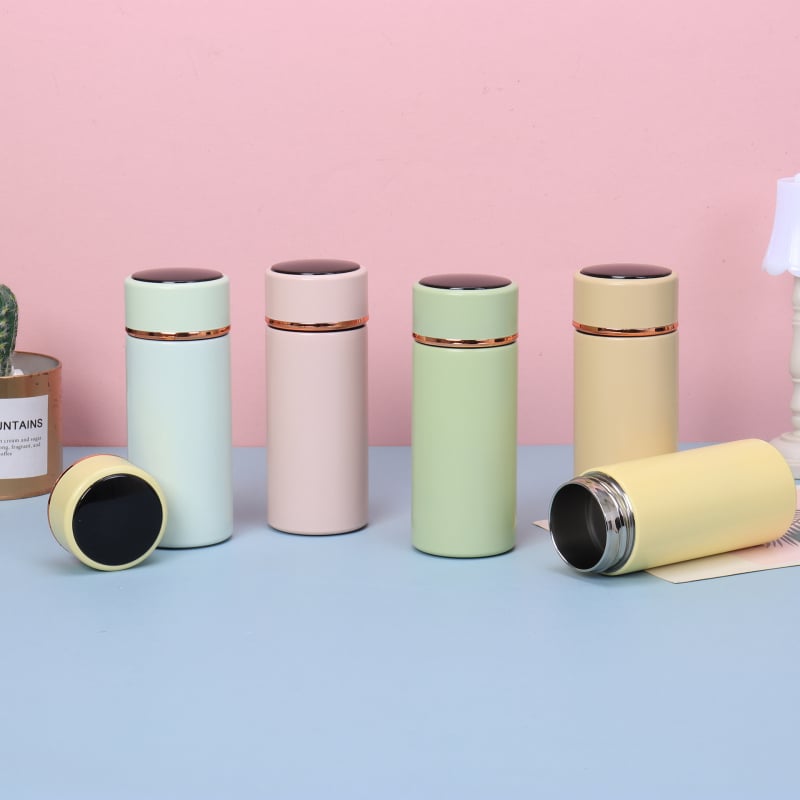 Cană termică din oțel inoxidabil, cu afișaj al temperaturii, design minimalist, compactă și portabilă pentru cafea în exterior