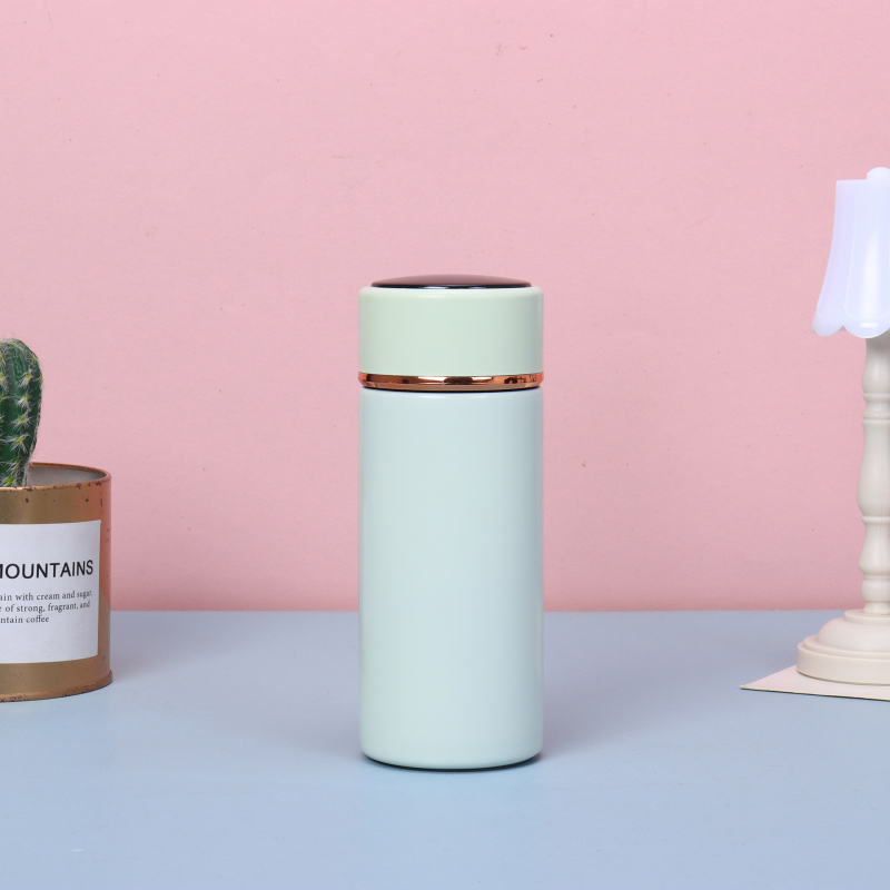 Cană termică din oțel inoxidabil, cu afișaj al temperaturii, design minimalist, compactă și portabilă pentru cafea în exterior