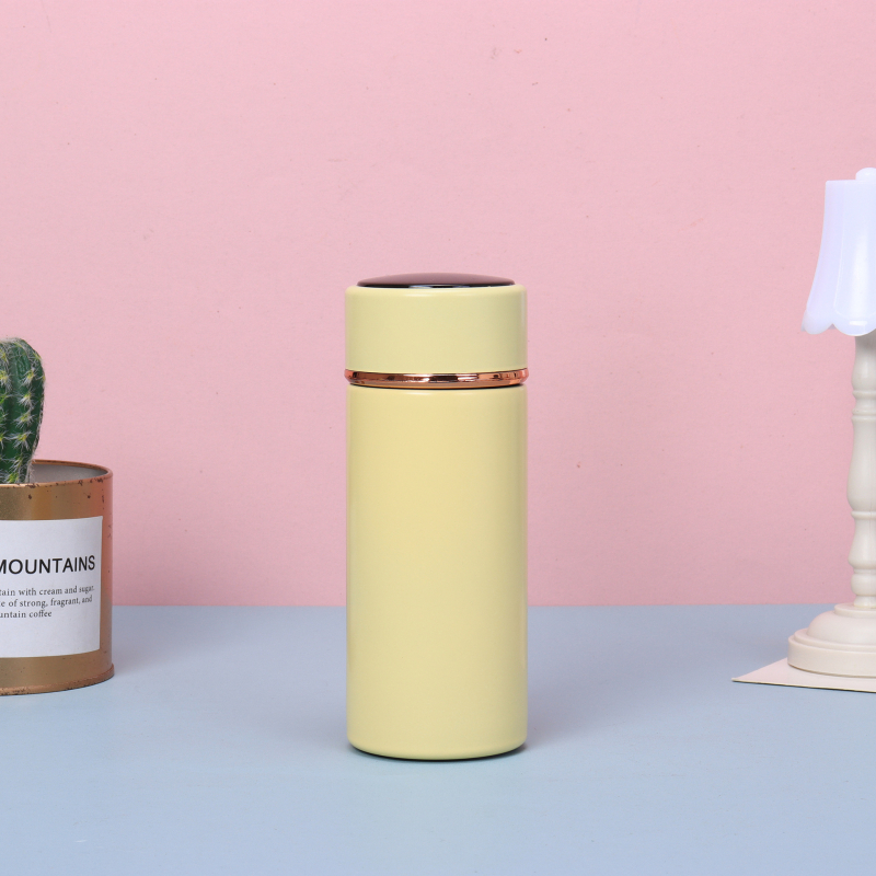 Cană termică din oțel inoxidabil, cu afișaj al temperaturii, design minimalist, compactă și portabilă pentru cafea în exterior