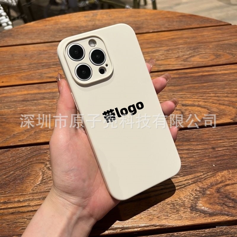 Θήκη τηλεφώνου από υγρή σιλικόνη για iPhone 16/17 με λογότυπο, πλήρης κάλυψη, μονόχρωμη, αίσθηση δέρματος