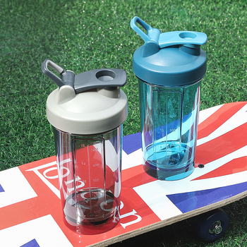 Fitnesz shakertartó, 500 ml, műanyag, dupla falú, flip-top fedél, szívószál, szivárgásmentes