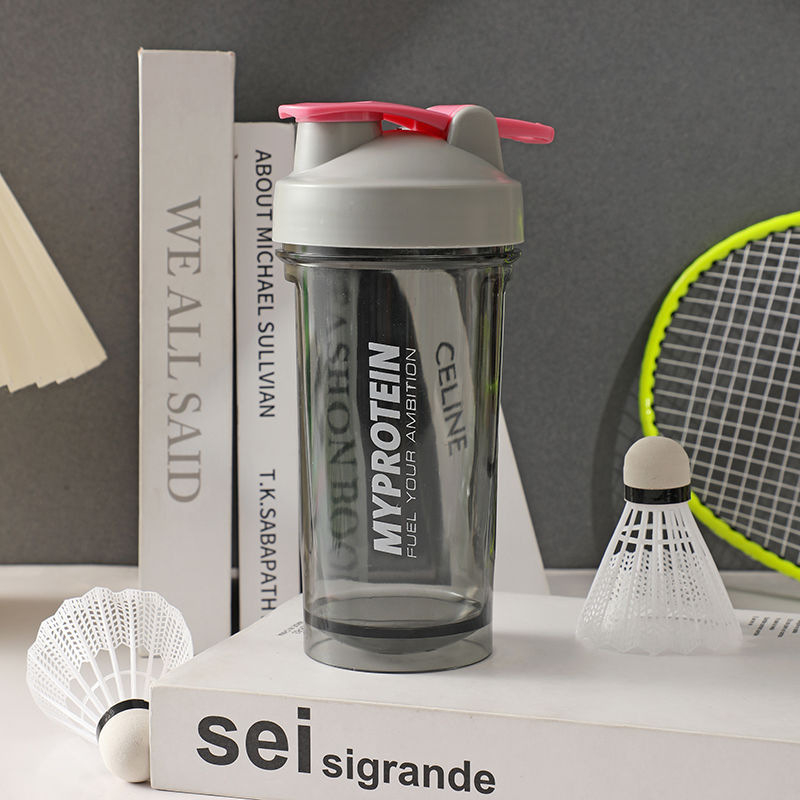 Cană shaker sport cu grade de măsurare, 600 ml