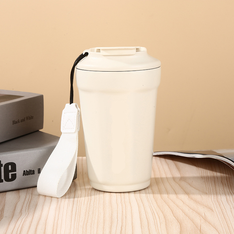 Pahar plastic multifuncțional pentru shake-uri, cu interior din oțel inoxidabil 304 și mâner portabil