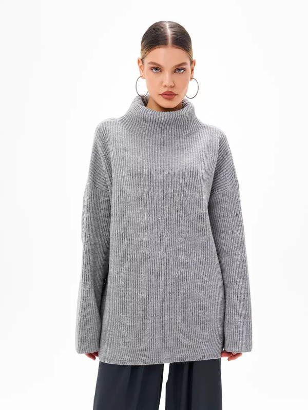 Oversize garbó magas nyakkal, hosszú ujjú, laza szabású, meleg kötött