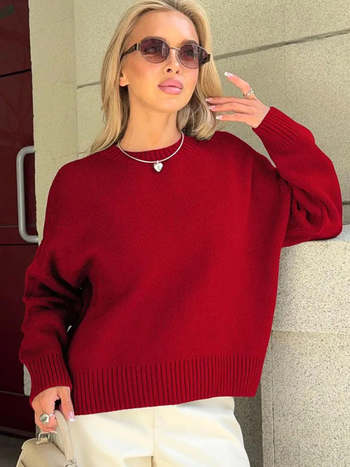 Női oversized kapucnis kötött pulóver, laza szabású, kerek nyakú
