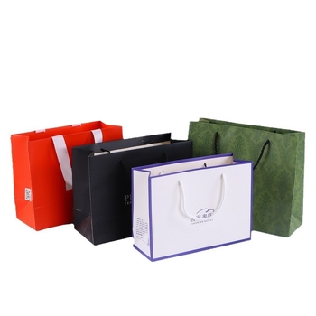 Geantă de cumpărături din hârtie cu logo personalizat pentru cadouri corporatiste și haine - ambalaj alb din carton