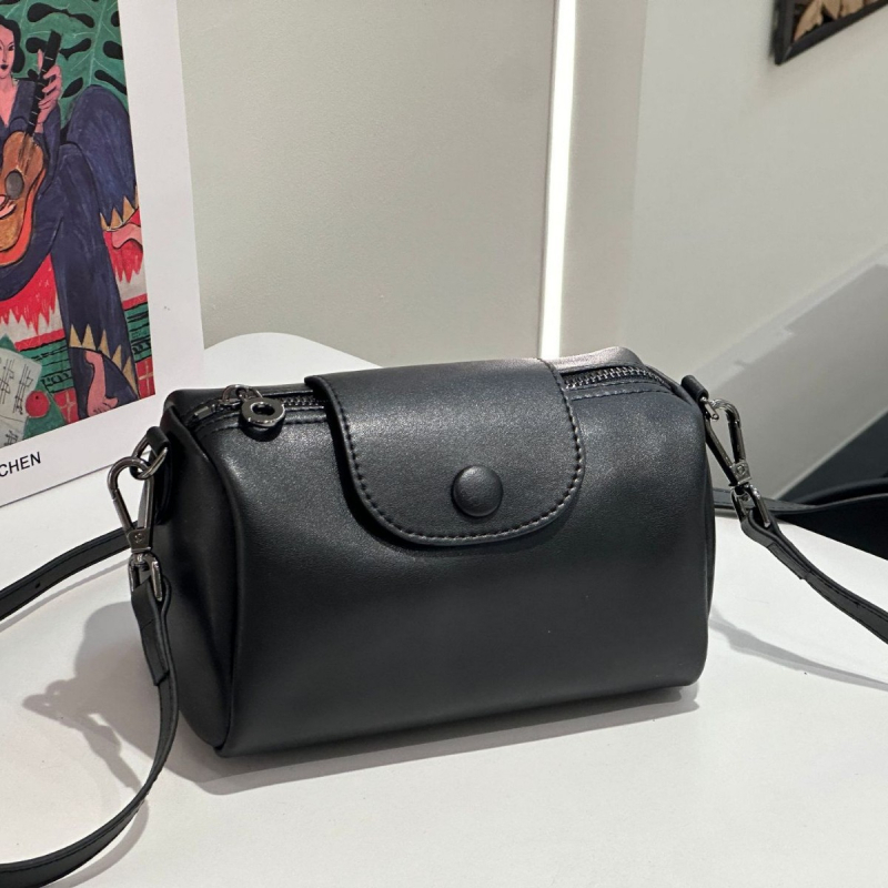 Ženska torba od prave kože u Boston stilu, crossbody, mala kvadratna forma, uključena kozmetička torbica