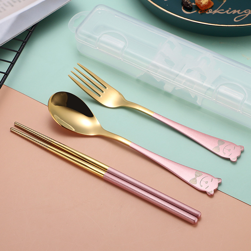 Set portabil din oțel inoxidabil 304, trei piese: lingură, furculiță și bețișoare; design desen animat pentru elevi; pentru drumeții în aer liber; logotyp personalizat
